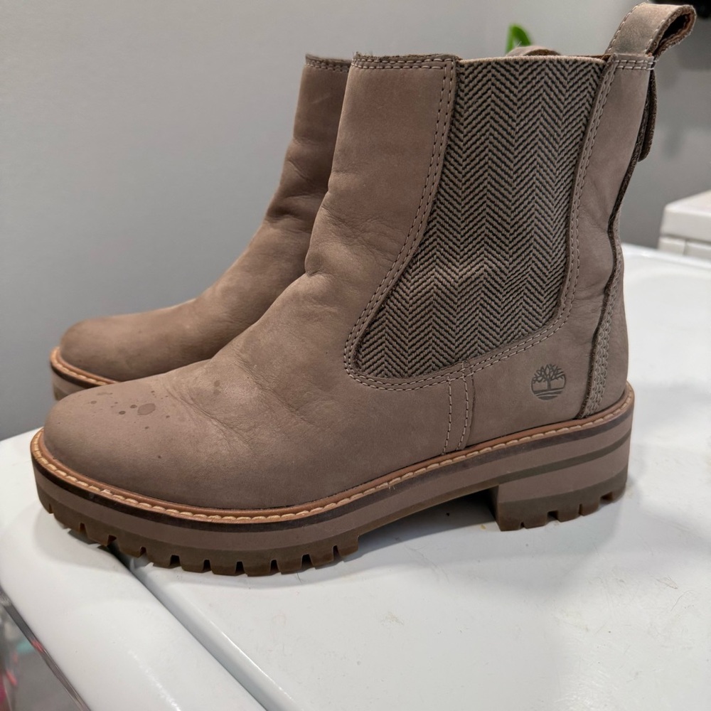 Women’s Timberland Courmayeur Valley Chelsea Boots - Picture 4 of 7